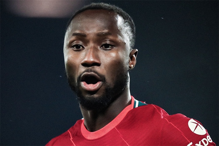 Tien ve Liverpool sut xa ghi ban o CAN 2021 hinh anh