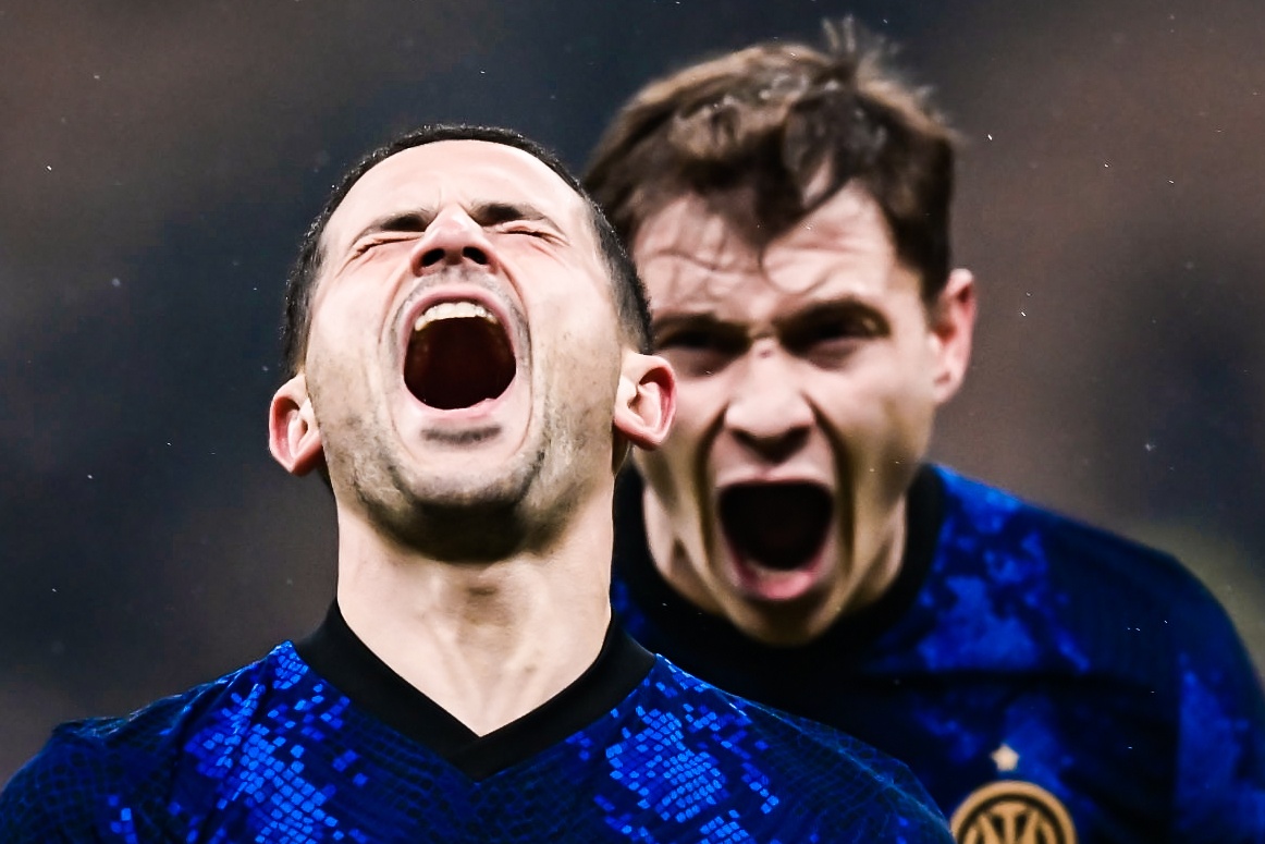 Inter Milan thang nguoc o phut 104 hinh anh