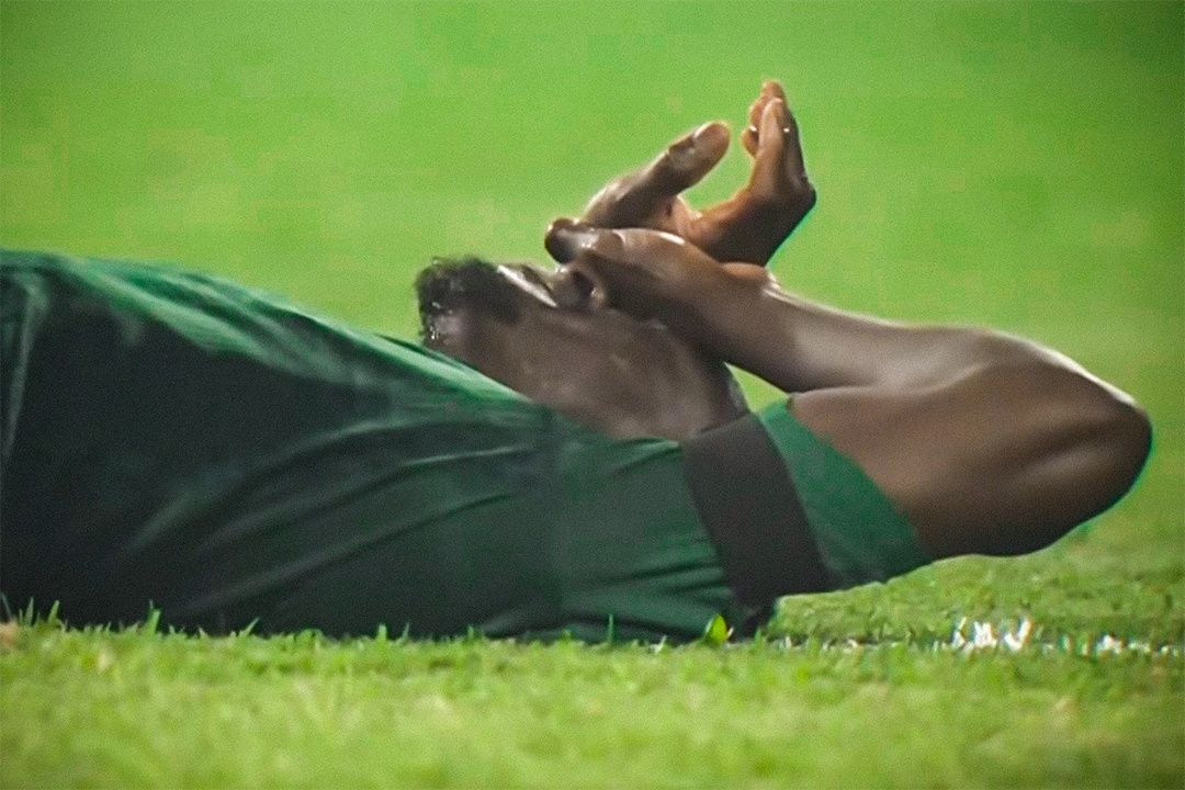 Mane gap chan dong nao sau khi ghi ban hinh anh