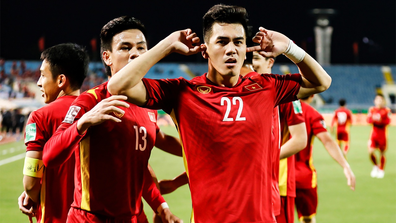 Bong da Trung Quoc bat dau phai lo lang ve Viet Nam hinh anh