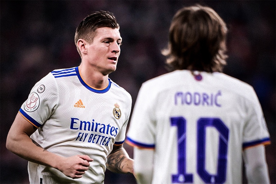 Nguoi duoc chon thay the Kroos va Modric o Real hinh anh