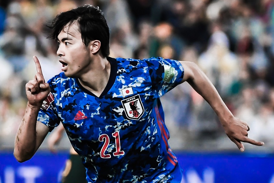 Cu dup trong 5 phut dua tuyen Nhat Ban den World Cup 2022 hinh anh