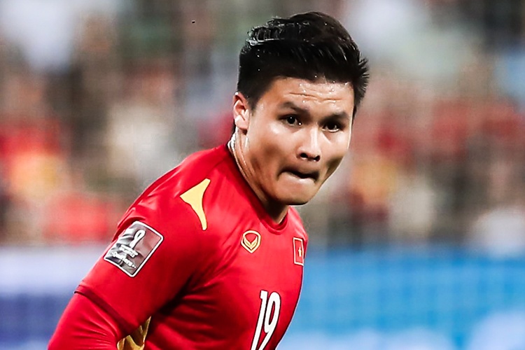 HLV Yokohama F. Marinos noi ve kha nang chieu mo cau thu Viet Nam hinh anh