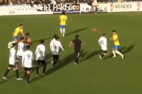 Canh danh nhau giua U17 Brazil va Argentina hinh anh