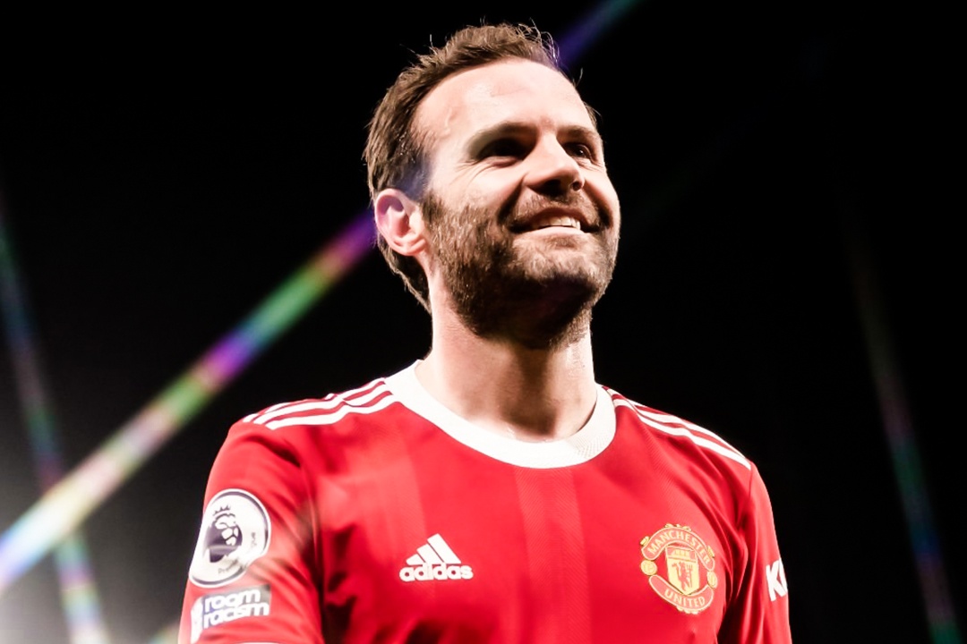 Huyen thoai MU chi trich quyet dinh tung Mata vao san hinh anh