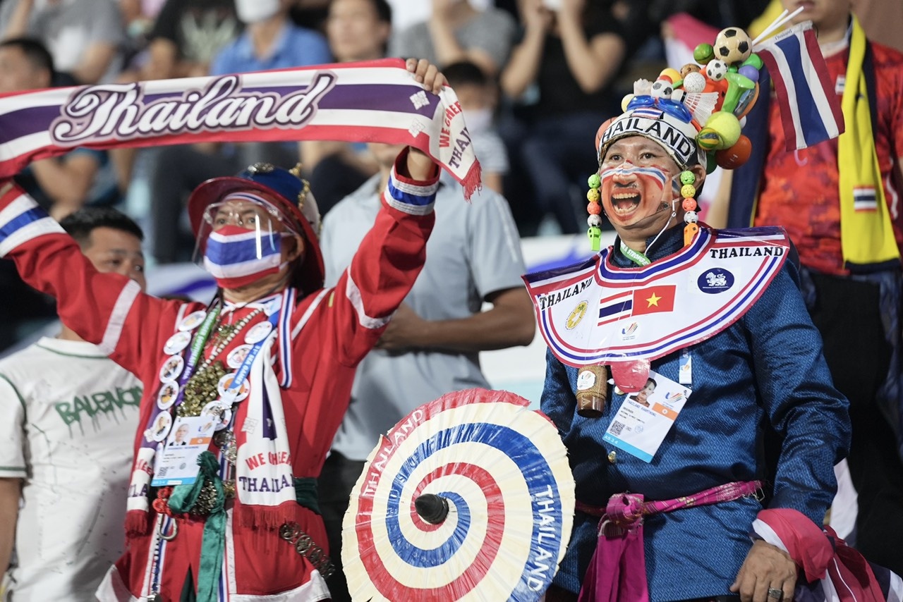 CDV Thai Lan tiep lua cho doi nha tren san Thien Truong hinh anh