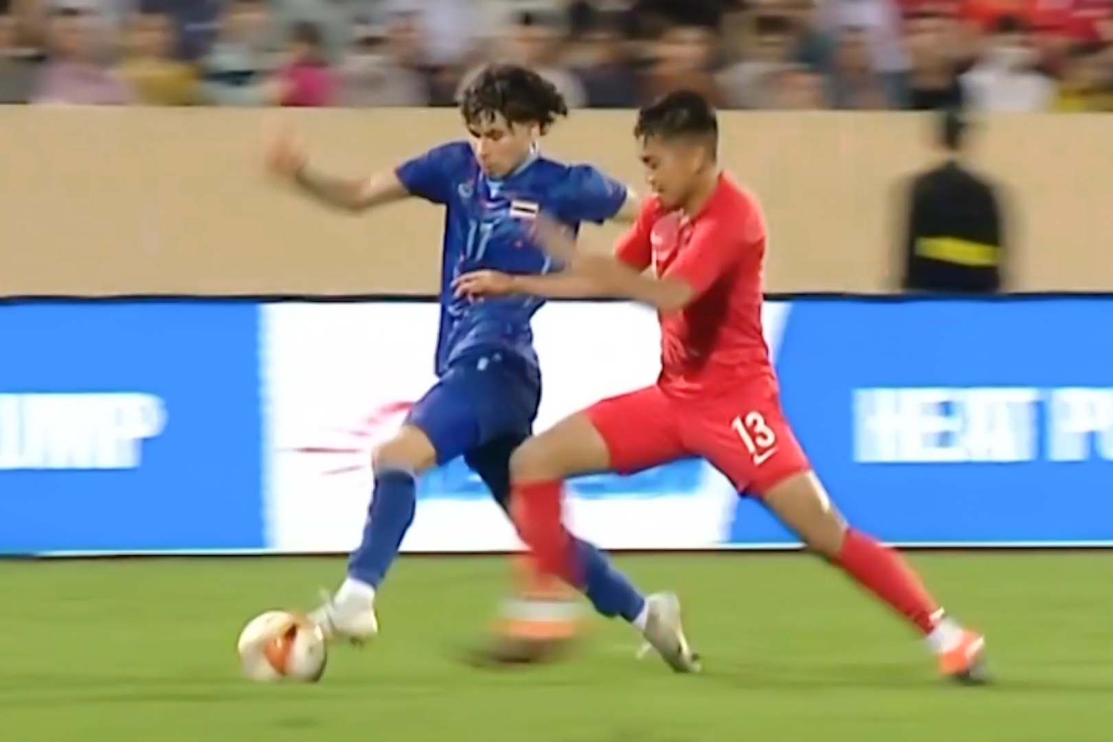 Davis kiem phat den cho U23 Thai Lan hinh anh