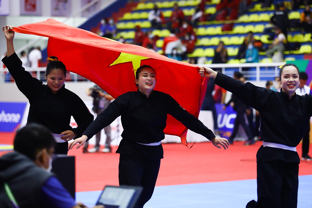 HCV pencak silat dau tien cua Viet Nam o SEA Games 31 hinh anh