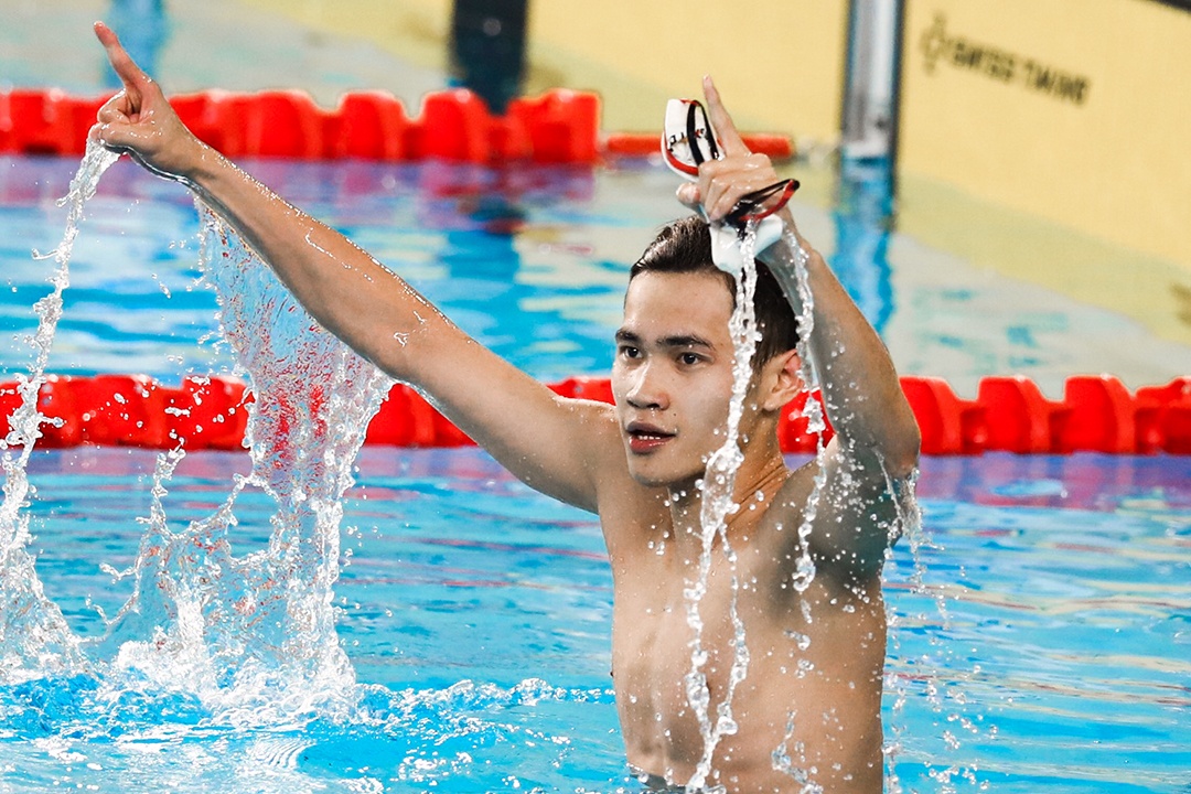 Khoanh khac Thanh Bao pha ky luc SEA Games hinh anh