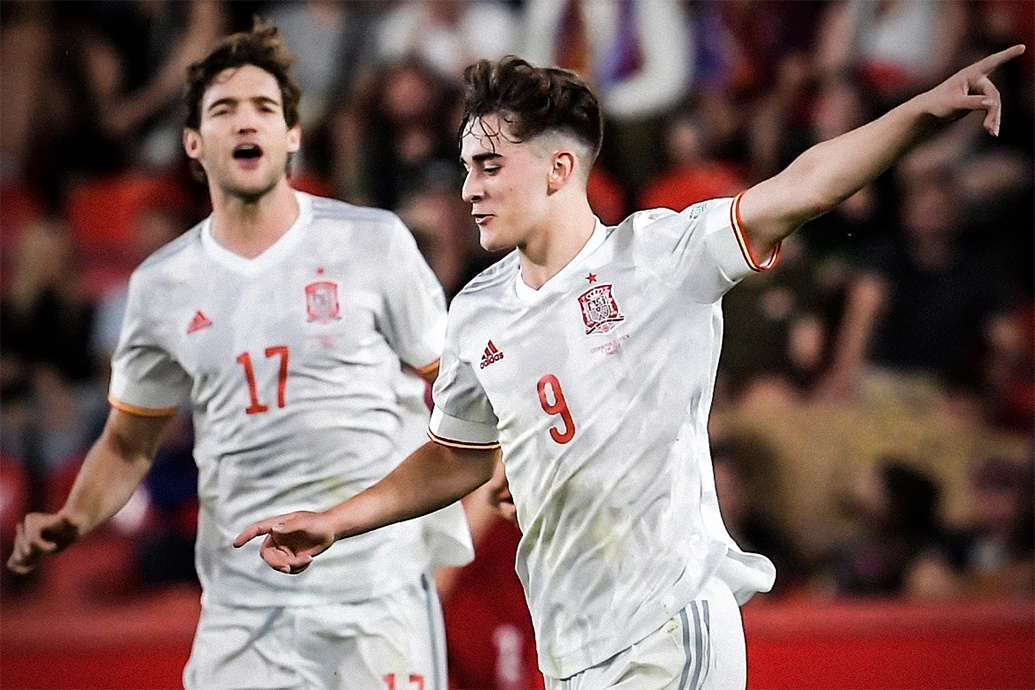 Tay Ban Nha thoat thua o phut 90 hinh anh