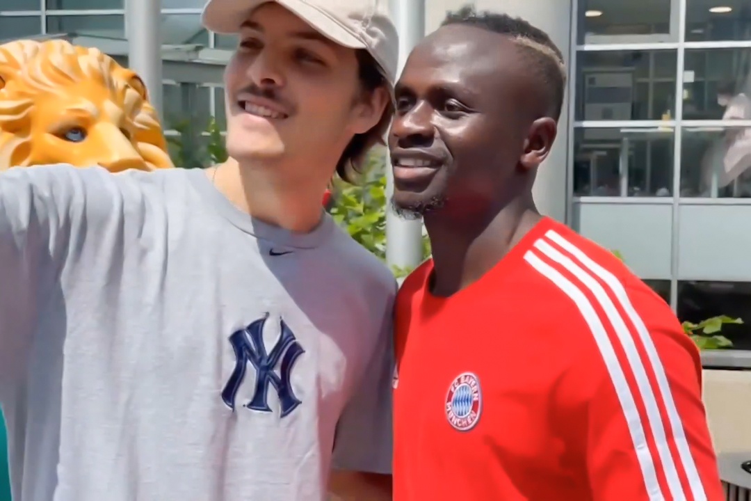 Mane mac ao Bayern, ky tang nguoi ham mo hinh anh