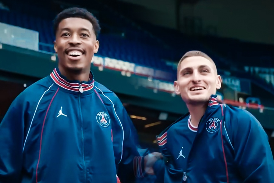 Dan sao PSG sung sot voi man ao thuat bien ra oto hinh anh