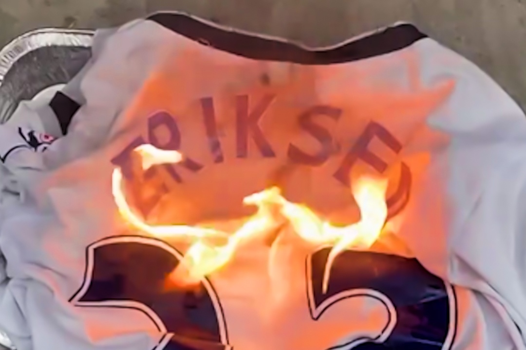 CDV Tottenham dot ao Eriksen hinh anh