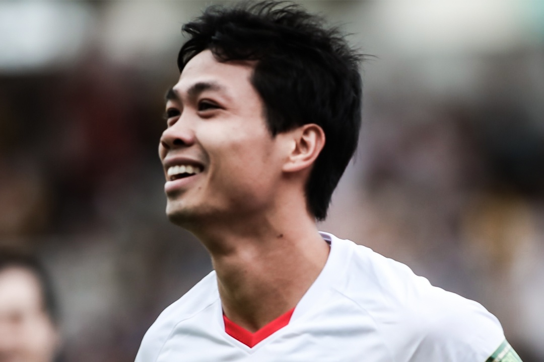 Cong Phuong ghi ban tu goc hep hinh anh