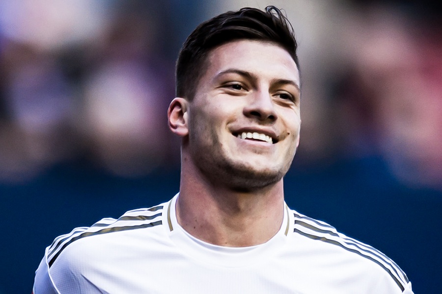 Luka Jovic lap poker sau khi roi Real Madrid hinh anh