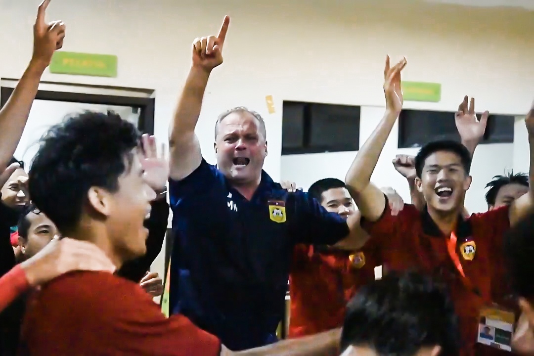 U19 Lao vo oa sau chien thang lich su truoc Thai Lan hinh anh