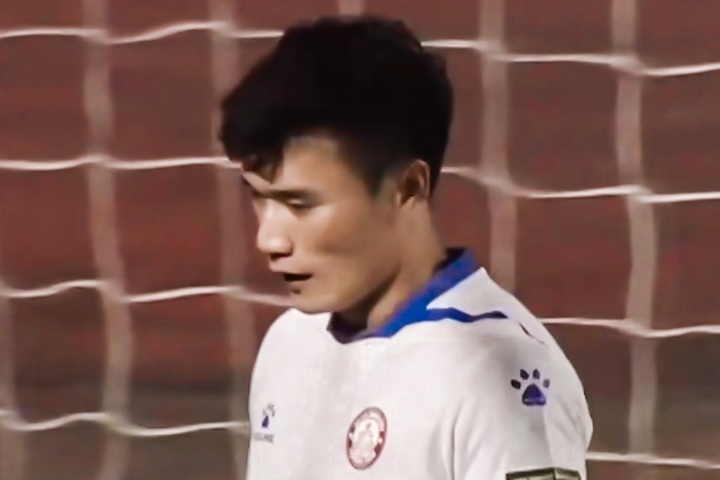 HLV Park Hang-seo chung kien Bui Tien Dung mac sai lam hinh anh