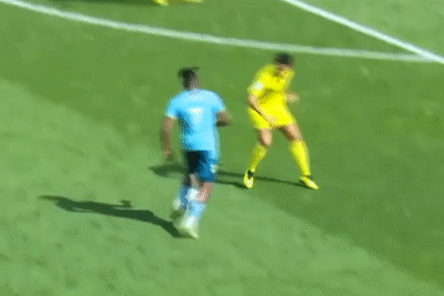 FIFA 'nga mu' voi pha solo cua tan binh Southampton hinh anh