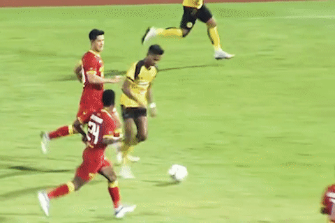 FIFA chia se cu cua long 30 m cua cau thu Malaysia hinh anh
