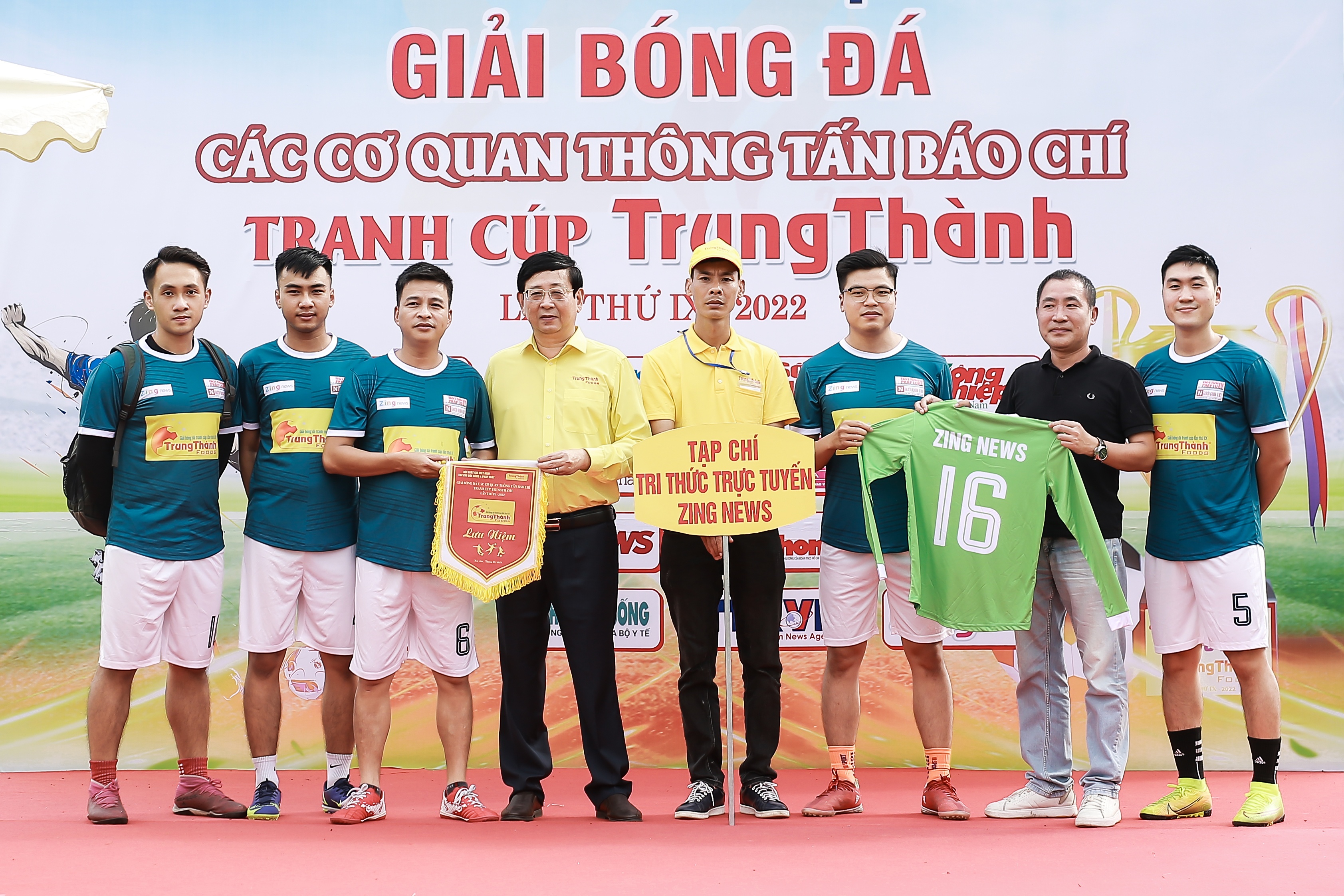 Zing 4-1 Tien Phong anh 1