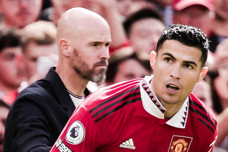 Fan MU: 'Ronaldo co khi lon hon doi bong' hinh anh