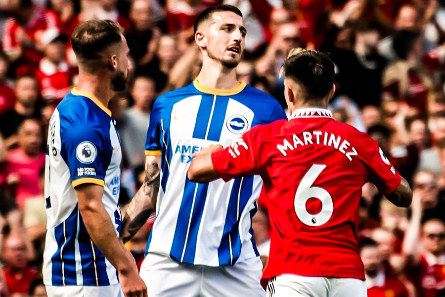 MU bi khoet vao diem yeu the hinh cua Martinez hinh anh