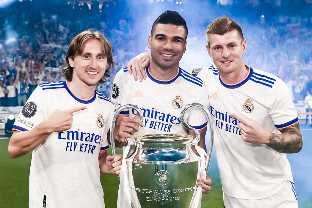 Casemiro noi loi tri an Modric va Kroos hinh anh