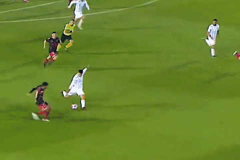 FIFA an tuong voi sieu pham 70 m o phut 90+3 hinh anh