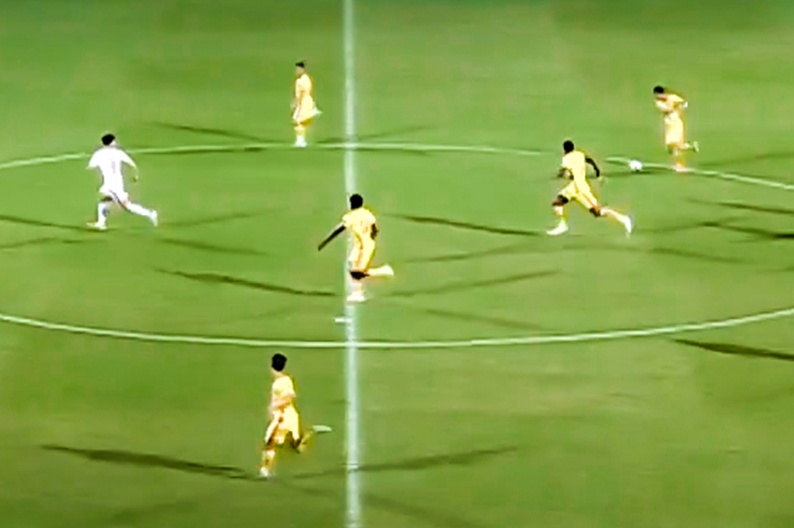 Pha bo lo trong the 5 dau 1 cua CLB Thanh Hoa hinh anh