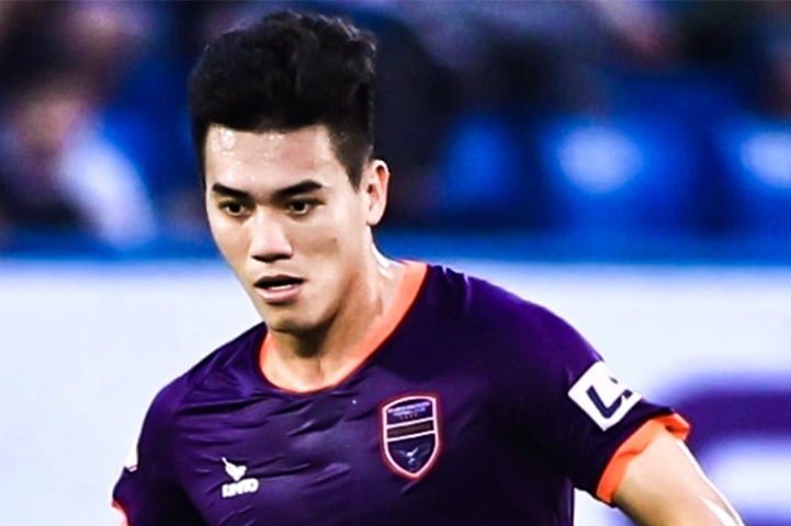 Tien Linh chay cho, danh dau tung luoi CLB Viettel hinh anh