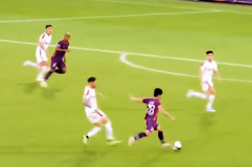 Sieu pham sut xa 30 m tung luoi CLB Viettel hinh anh