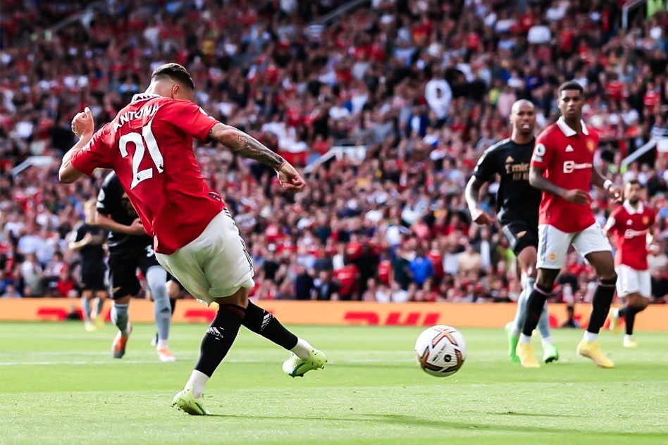 Pha dat long cua Antony nhin tu khan dai hinh anh