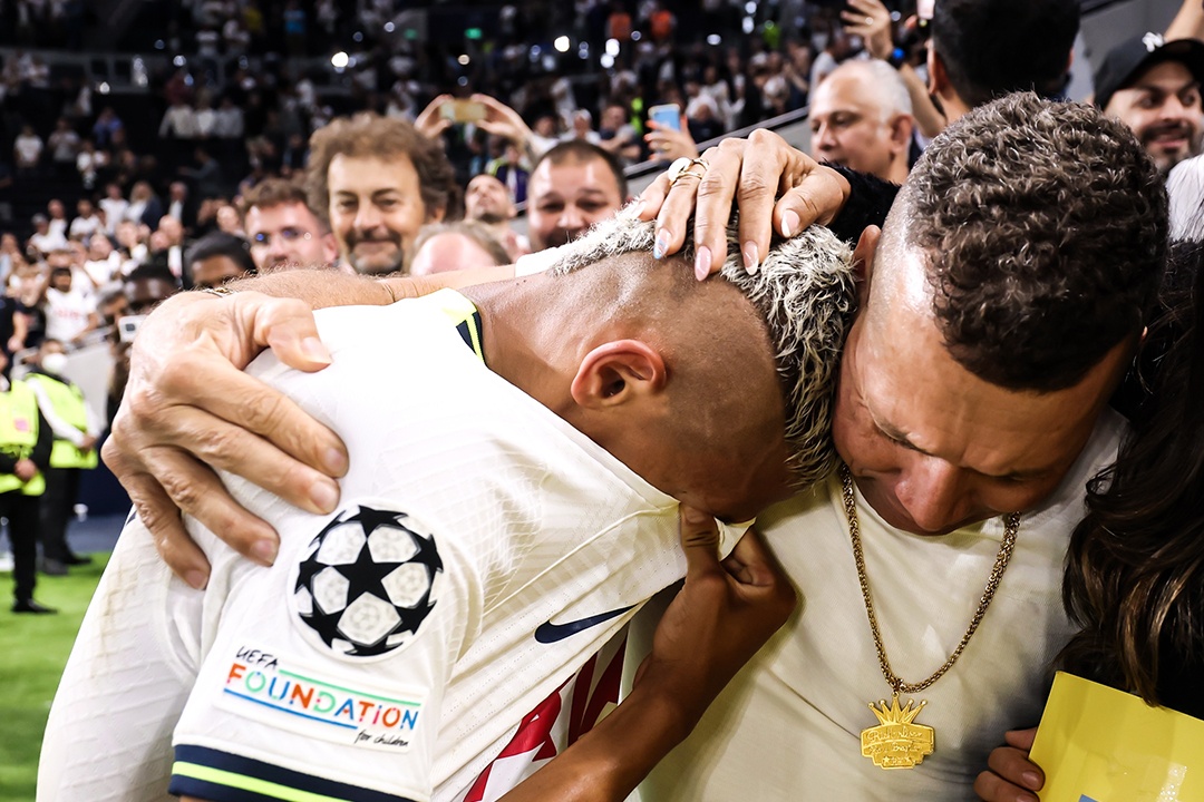 Nuoc mat cua Richarlison o tran ra mat Champions League hinh anh