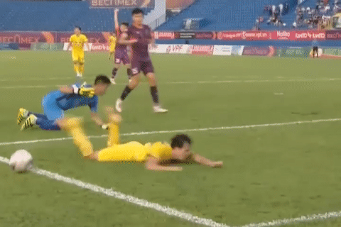 Van Toan phan ung vi bi trong tai tu choi penalty hinh anh