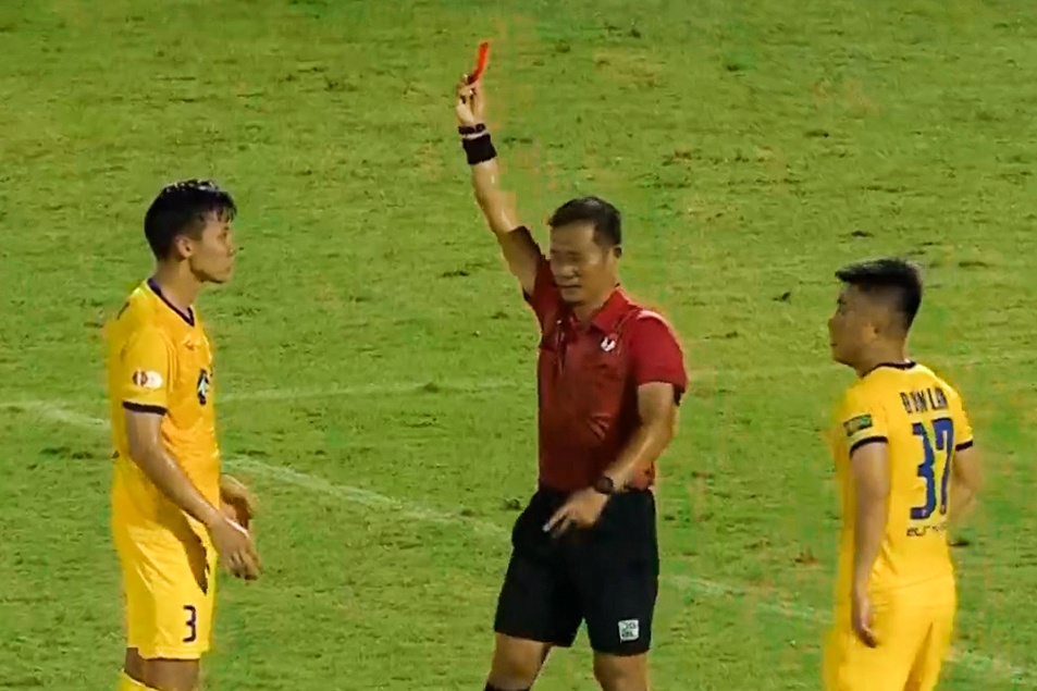 The do cua Que Ngoc Hai hinh anh