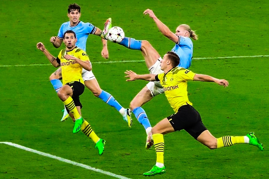 Erling Haaland tai hien ban thang cua Johan Cruyff hinh anh