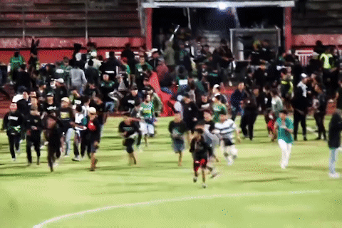 Bao loan o giai VDQG Indonesia hinh anh