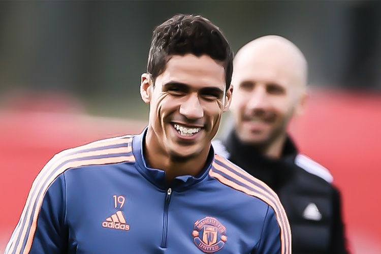 Varane gay an tuong o buoi tap cua MU hinh anh