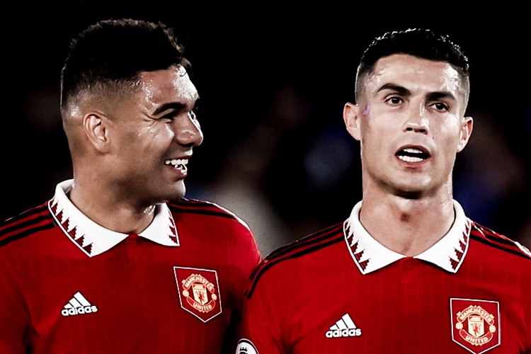 Ronaldo lan dau vao doi hinh hay nhat Premier League mua nay hinh anh