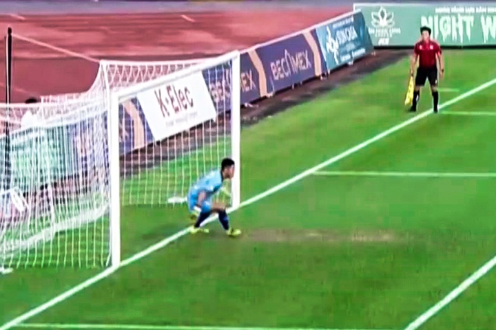 Trong tai cho CLB Nam Dinh da lai phat den hinh anh