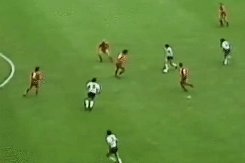 Nhung pha solo an tuong trong lich su World Cup hinh anh