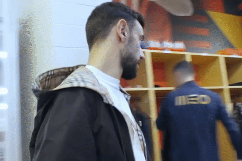 Khoanh khac Bruno cham mat Ronaldo o tuyen Bo Dao Nha hinh anh