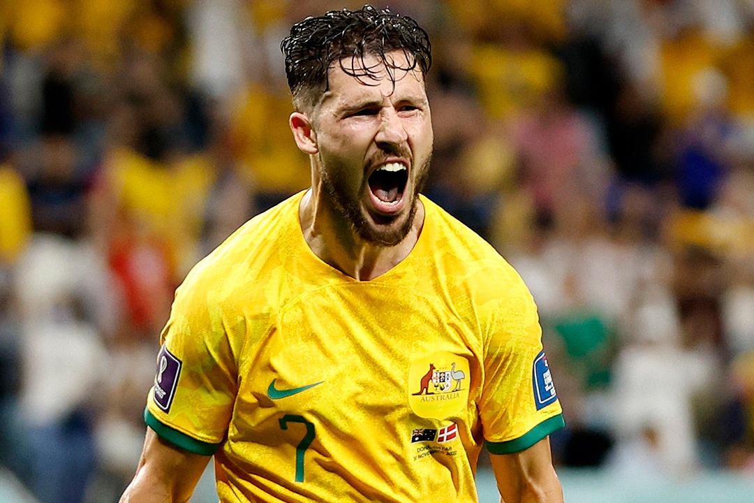 Ban thang giup Australia vao vong knock-out World Cup 2022 hinh anh