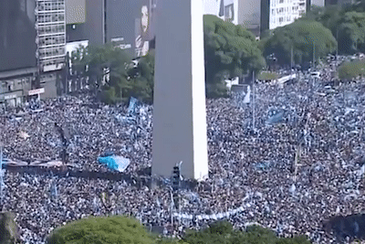 Bien nguoi tai Argentina an mung chuc vo dich World Cup 2022 hinh anh
