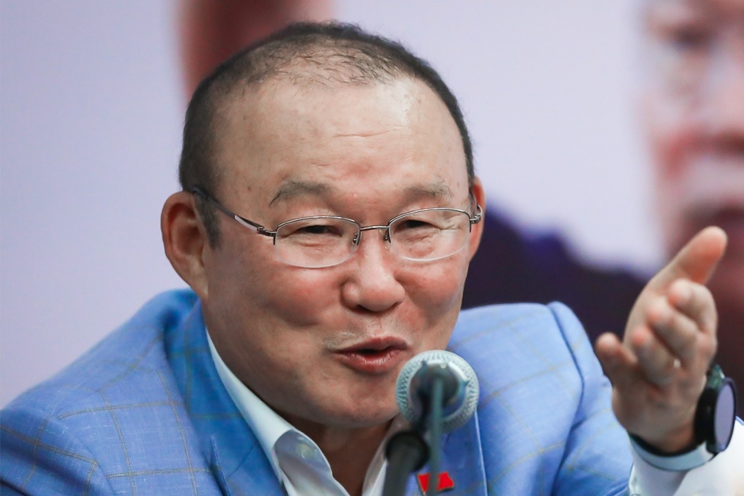 HLV Park Hang-seo: 'Biet the toi co them 2 tran nua' hinh anh