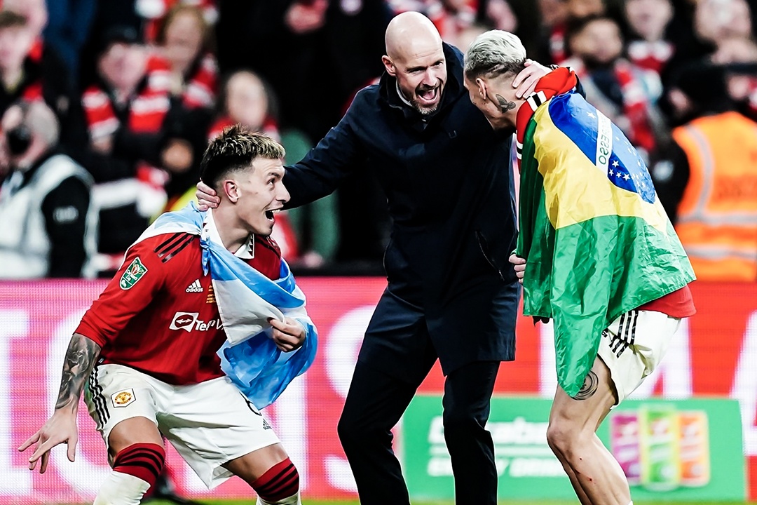 Dieu nhay an mung vo dich cua Ten Hag hinh anh