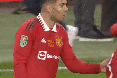 Pha bong khien Casemiro chat van Bruno hinh anh