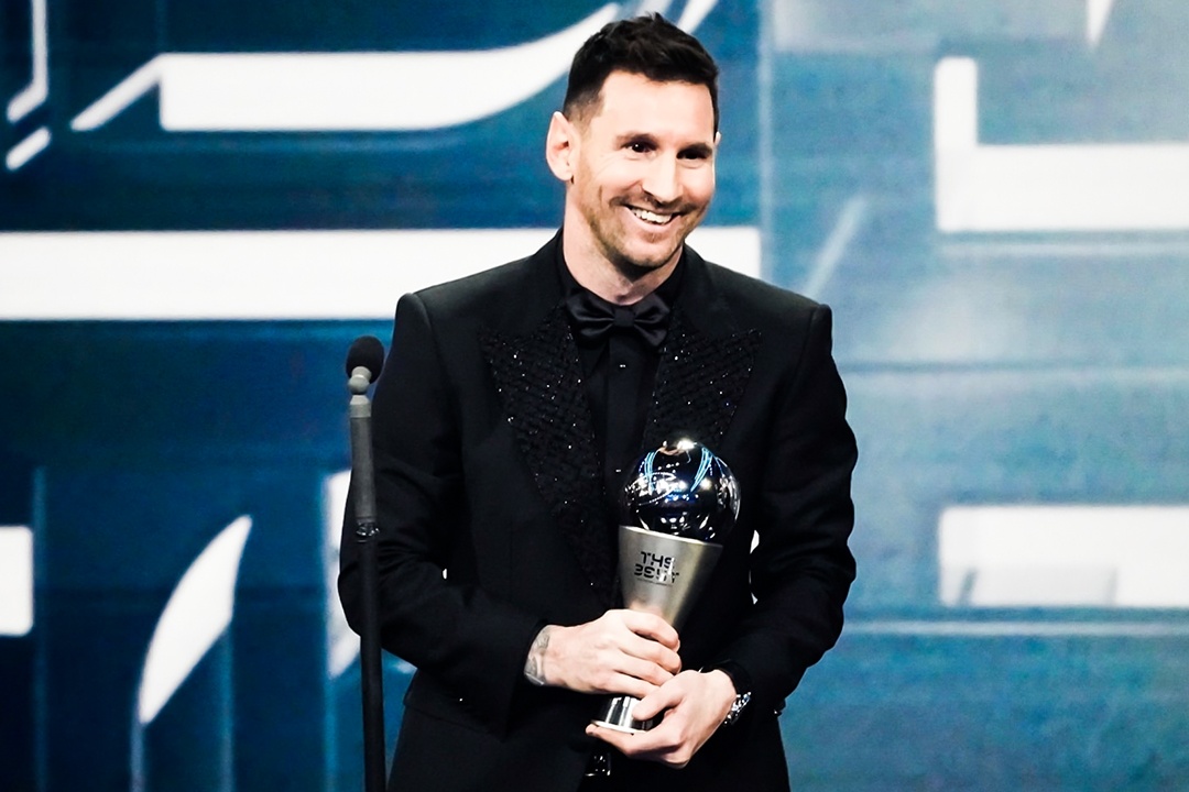 Khoanh khac Messi gianh FIFA The Best 2022 hinh anh