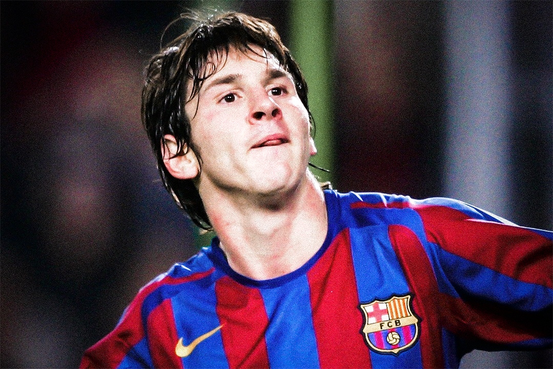 Messi noi tuc vi sieu pham cua Ronaldinho hinh anh