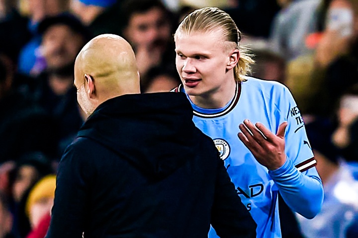 Phan ung cua Haaland khi bi Pep thay ra hinh anh